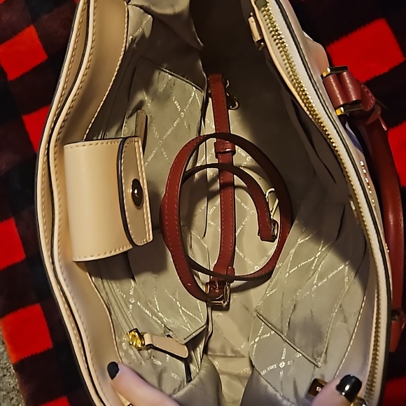 Michael Kors purse - Picture 5 of 7